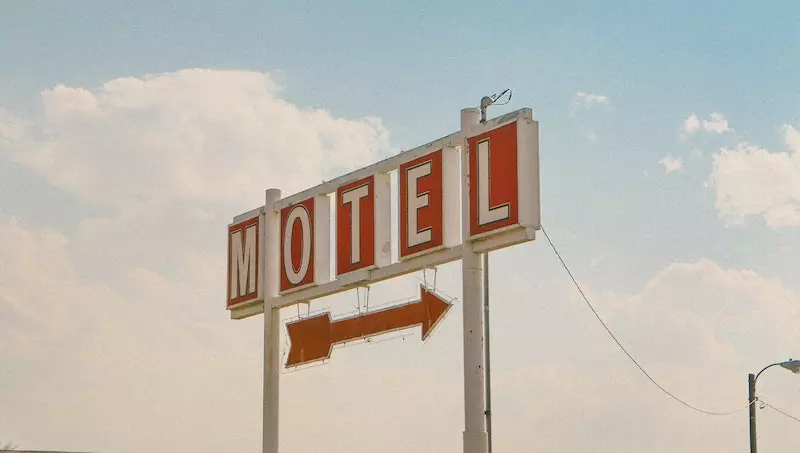 differrence motel hotel