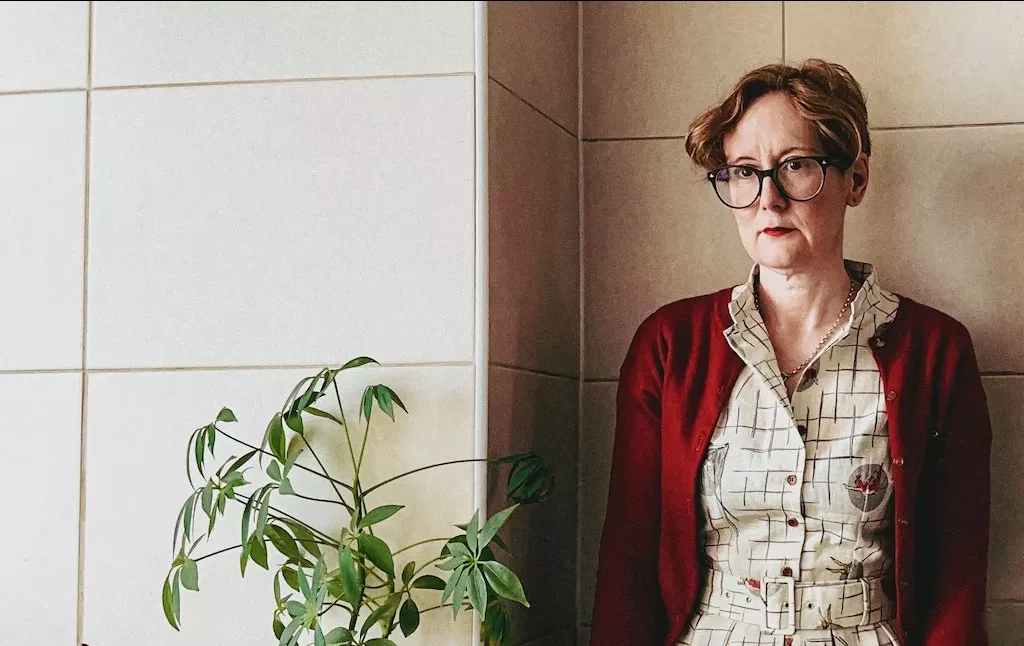 deceptif definition synonymes etymologie femme travail triste