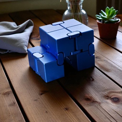 Cube infini en métal – Image 6